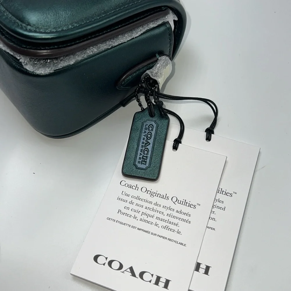 ๐๐ช
NWT COACH DINKY 18 QUILTED BAG IN METALLIC DARK GREEN - Picture 15 of 15